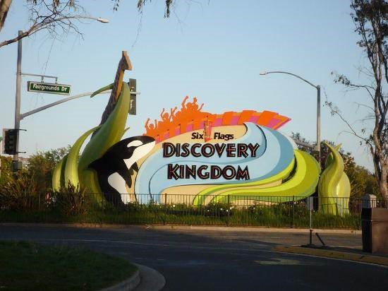 Six Flags Theme Park Image